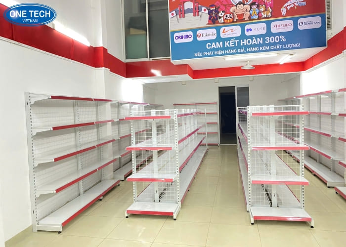 kệ siêu thị lứng lưới riềm mica đỏ